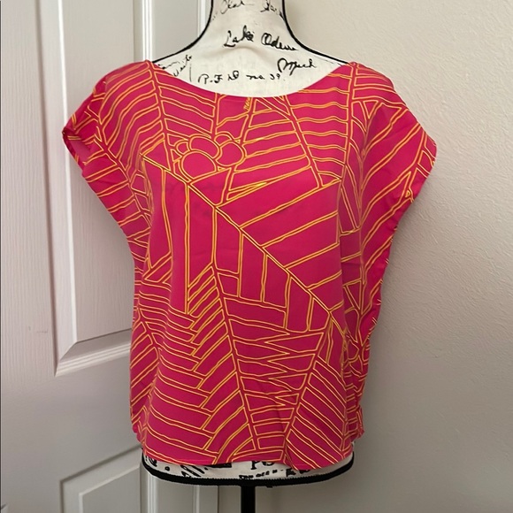 Manuhealii Tops - NWT Manuhealii Lola Top Niu Pitaya M